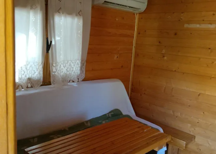 Parque de Campismo La Eliza Lanzahíta *